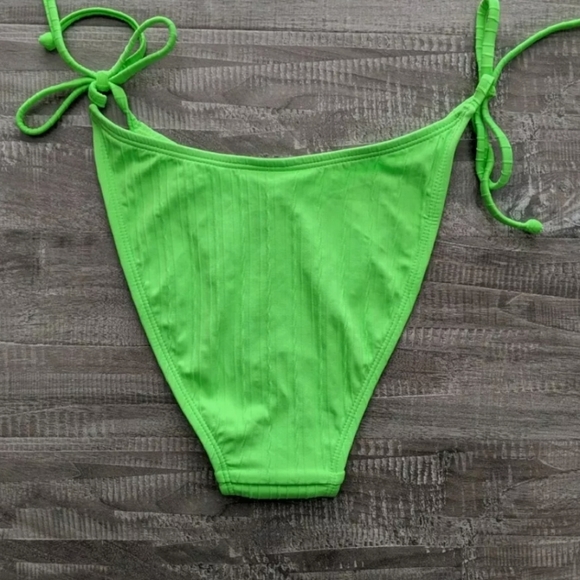 Women's Textured High Leg V-String Bikini Bottom - Picture 4 of 6